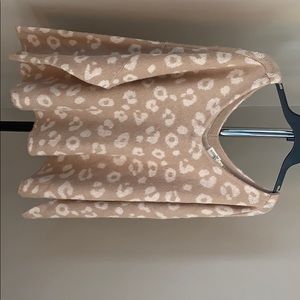 Terra & Sky plus sweater leopard print